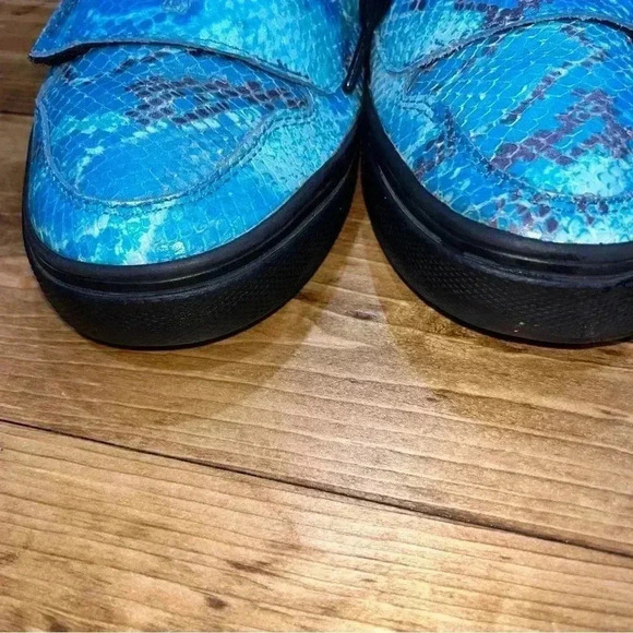 Creative Reaction Blue Snakeskin low top sneaker, shoes - Picture 11 of 14